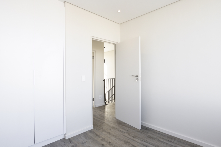 To Let 2 Bedroom Property for Rent in Mzuri Estate Western Cape